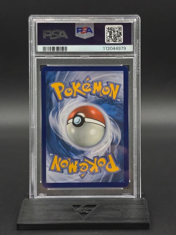 Pikachu ex #238 Surging Sparks PSA 8 / 🇬🇧