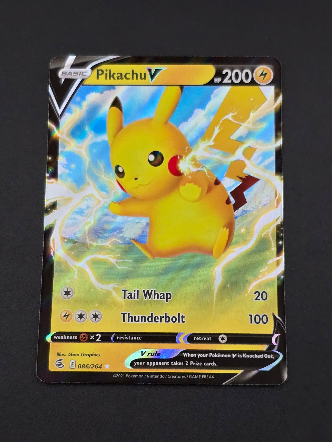 Pikachu V #086/264 Fusion Strike — FRONT