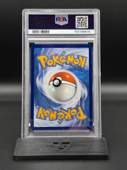 Bulbasaur #166 Scarlet & Violet 151 PSA 8 / 🇬🇧